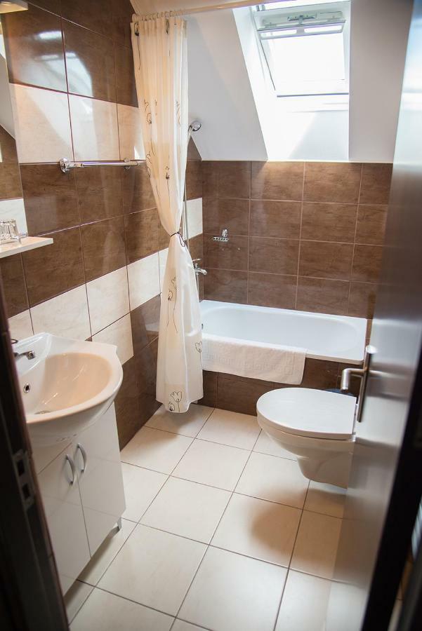 Pensiunea Casa Cu Flori Cisnădioara Zewnętrze zdjęcie