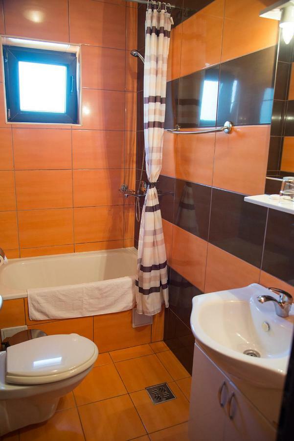 Pensiunea Casa Cu Flori Cisnădioara Zewnętrze zdjęcie