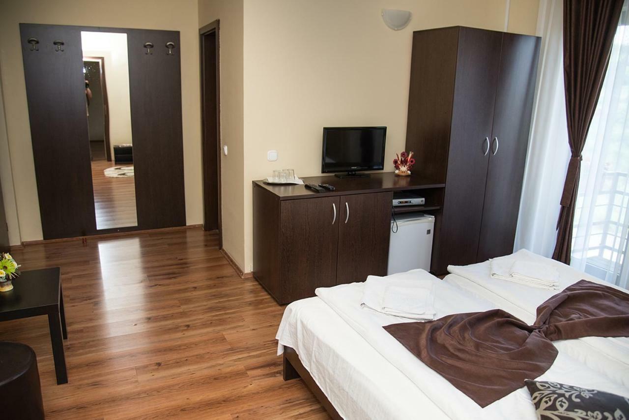 Pensiunea Casa Cu Flori Cisnădioara Zewnętrze zdjęcie