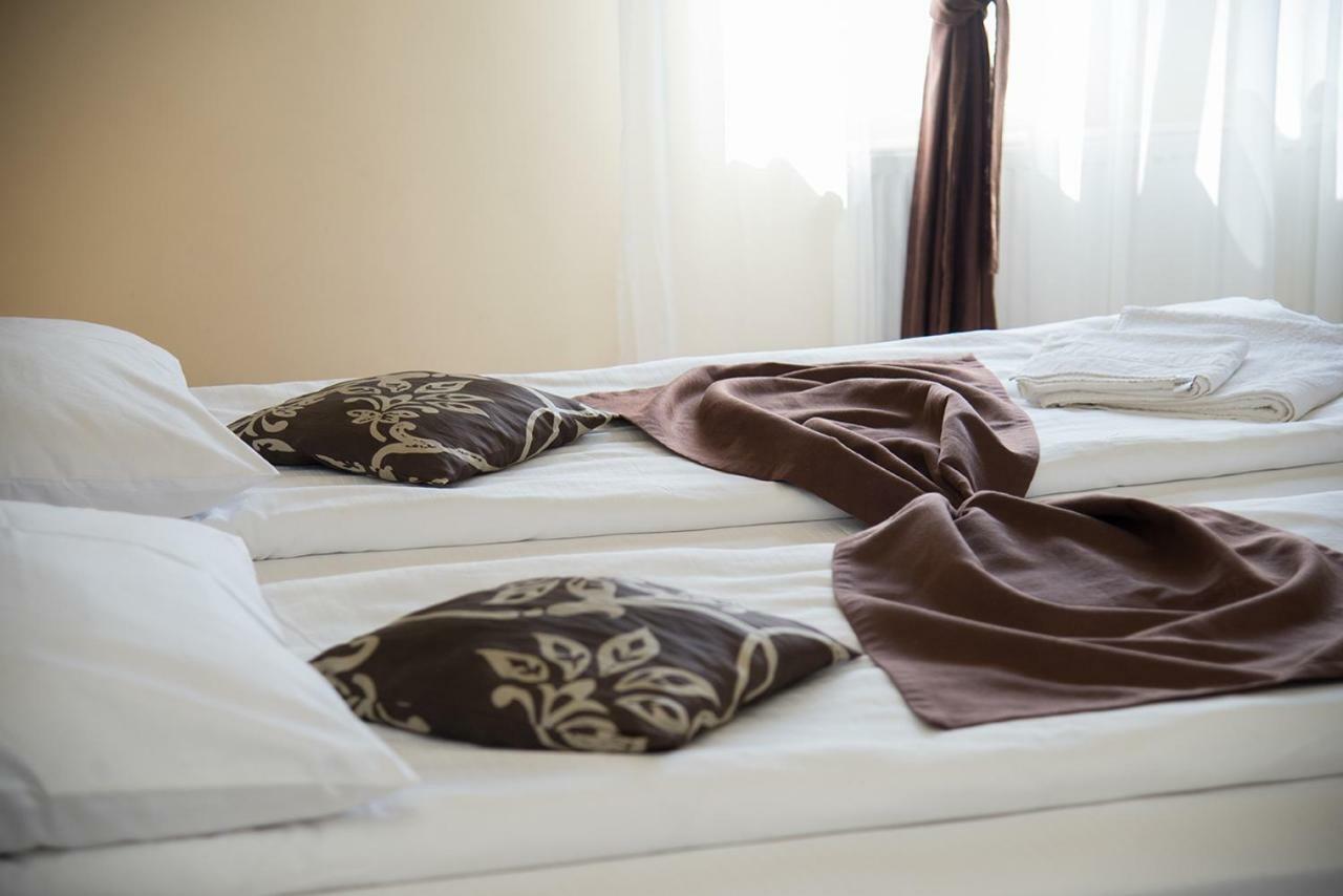 Pensiunea Casa Cu Flori Cisnădioara Zewnętrze zdjęcie